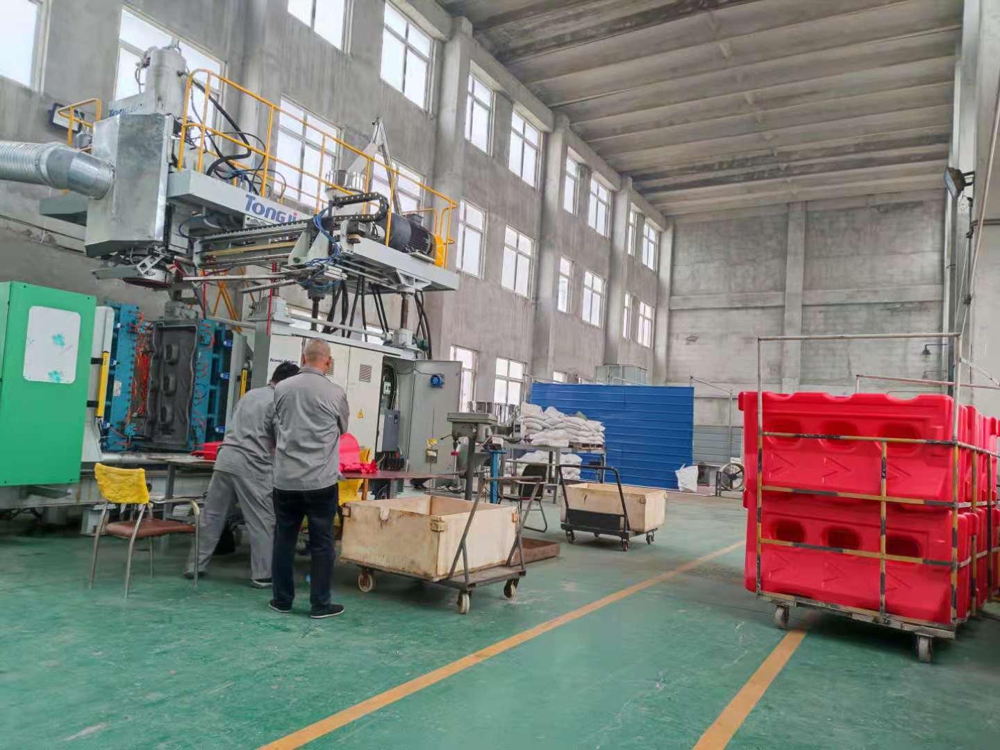 吹塑机十大品牌 塑料制品制造的卓越选择
